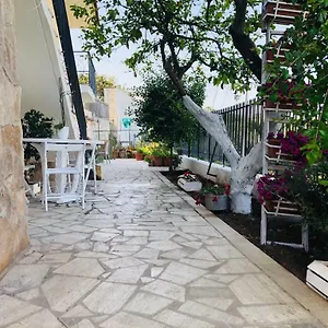  Holiday home Dimora Pierdomiceli